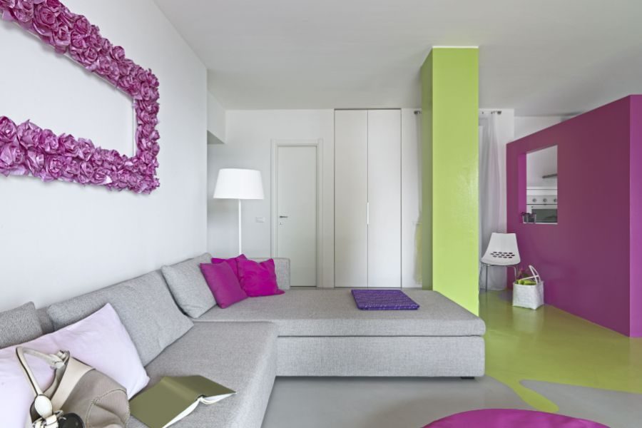 interior-of-a-modern-living-room-with-colored-walls-1-min (1)
